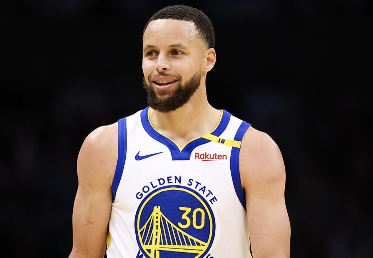 九游登录入口-包含爆冷首场状态出色，勇士观众沸腾！，穆古鲁扎重返赛场上演精彩一战的词条