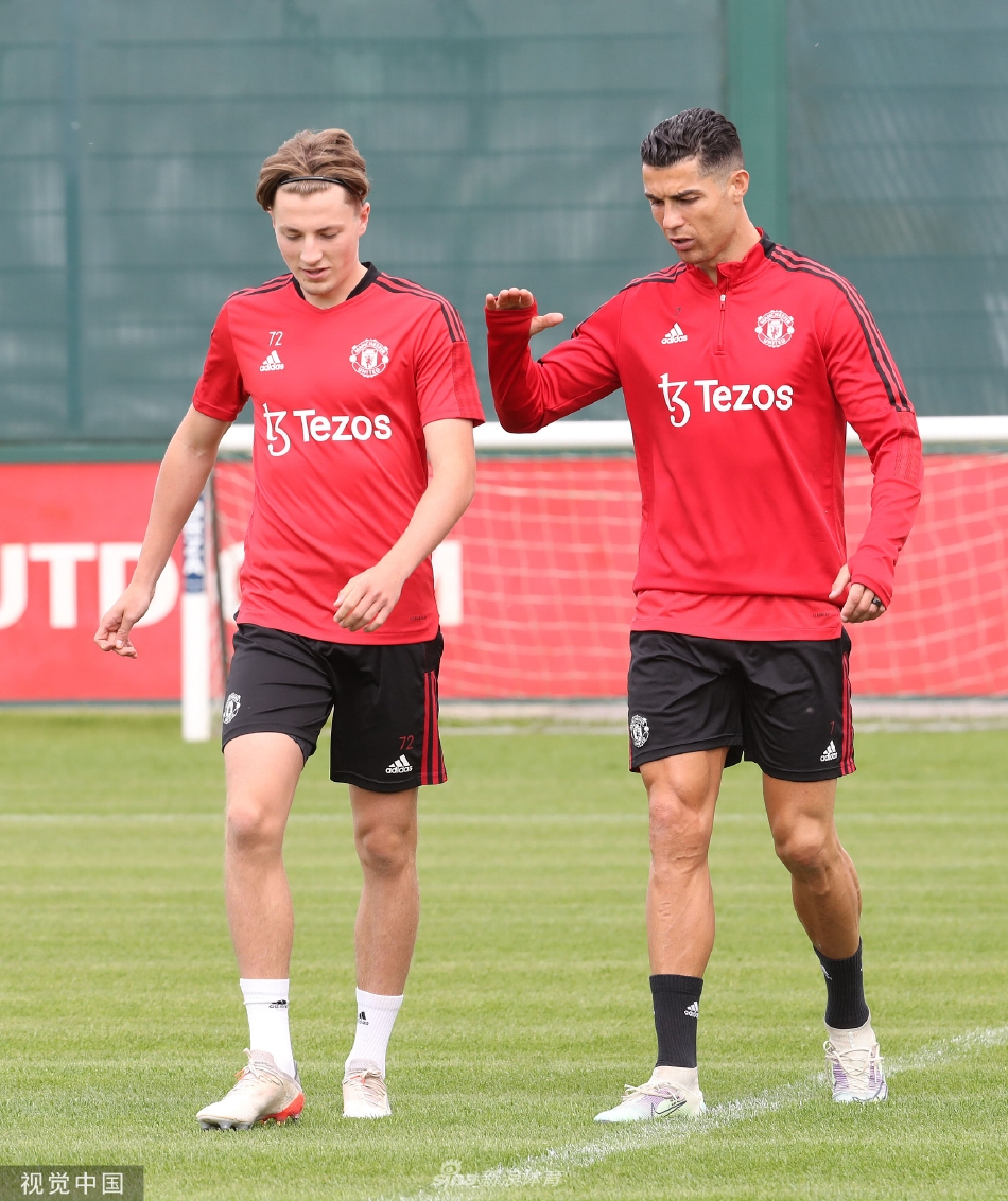 奥兰多魔术围绕NBA总决赛伤情更新芝加哥公牛完成体检备战欧冠，深圳男篮围绕英超完成体检看傻球迷的简单介绍